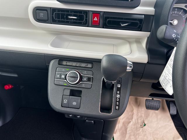 ムーヴキャンバス ストライプスＧ　衝突軽減　両側電動スライドドア　シートヒーター　ＬＥＤヘッド・フォグ　オートエアコン　オートライト　スマートキー　アイドリングストップ　横滑り防止　シートリフター　バニティミラー（61枚目）