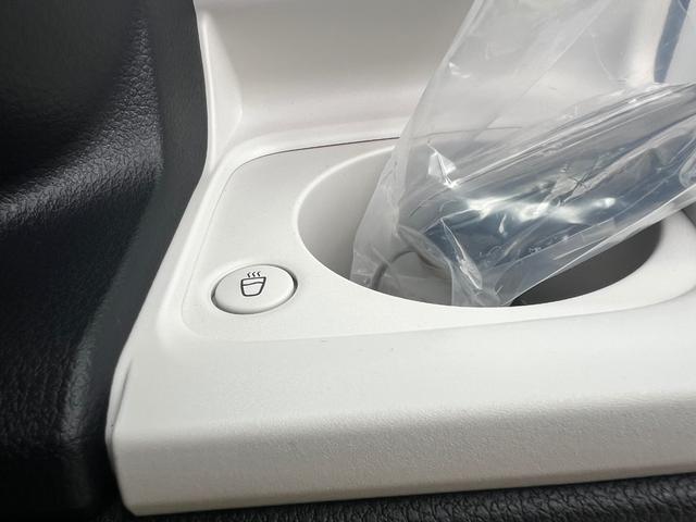 ムーヴキャンバス ストライプスＧ　衝突軽減　両側電動スライドドア　シートヒーター　ＬＥＤヘッド・フォグ　オートエアコン　オートライト　スマートキー　アイドリングストップ　横滑り防止　シートリフター　バニティミラー（66枚目）