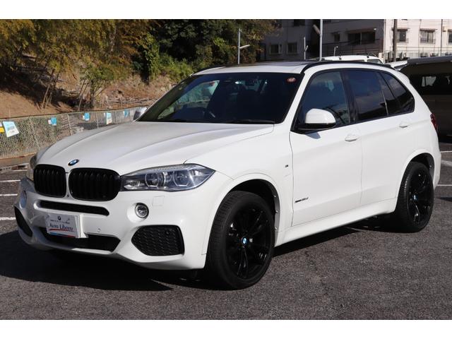 Ｘ５ リミテッドホワイト　２年間保証付　限定車　電動サンルーフ　黒革シート　シートヒーター　ハーマンカードン　ソフトクローズ　純正ＨＤＤナビ　地デジＴＶ　サラウンドビュー　純正２０インチＡＷ　パワーバックドア　ＡＣＣ　ＥＴＣ（10枚目）