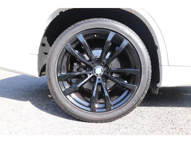 Ｘ５ リミテッドホワイト　２年間保証付　限定車　電動サンルーフ　黒革シート　シートヒーター　ハーマンカードン　ソフトクローズ　純正ＨＤＤナビ　地デジＴＶ　サラウンドビュー　純正２０インチＡＷ　パワーバックドア　ＡＣＣ　ＥＴＣ（13枚目）