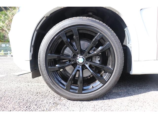 Ｘ５ リミテッドホワイト　２年間保証付　限定車　電動サンルーフ　黒革シート　シートヒーター　ハーマンカードン　ソフトクローズ　純正ＨＤＤナビ　地デジＴＶ　サラウンドビュー　純正２０インチＡＷ　パワーバックドア　ＡＣＣ　ＥＴＣ（14枚目）