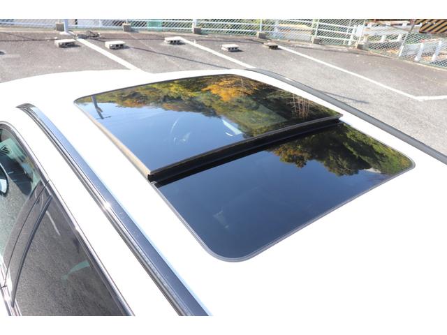 Ｘ５ リミテッドホワイト　２年間保証付　限定車　電動サンルーフ　黒革シート　シートヒーター　ハーマンカードン　ソフトクローズ　純正ＨＤＤナビ　地デジＴＶ　サラウンドビュー　純正２０インチＡＷ　パワーバックドア　ＡＣＣ　ＥＴＣ（16枚目）