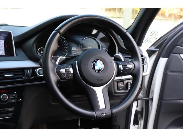 Ｘ５ リミテッドホワイト　２年間保証付　限定車　電動サンルーフ　黒革シート　シートヒーター　ハーマンカードン　ソフトクローズ　純正ＨＤＤナビ　地デジＴＶ　サラウンドビュー　純正２０インチＡＷ　パワーバックドア　ＡＣＣ　ＥＴＣ（26枚目）
