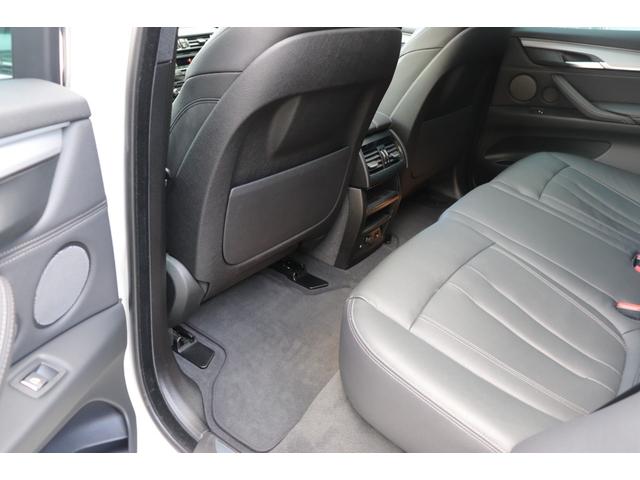 Ｘ５ リミテッドホワイト　２年間保証付　限定車　電動サンルーフ　黒革シート　シートヒーター　ハーマンカードン　ソフトクローズ　純正ＨＤＤナビ　地デジＴＶ　サラウンドビュー　純正２０インチＡＷ　パワーバックドア　ＡＣＣ　ＥＴＣ（51枚目）