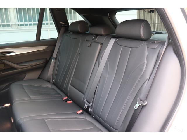 Ｘ５ リミテッドホワイト　２年間保証付　限定車　電動サンルーフ　黒革シート　シートヒーター　ハーマンカードン　ソフトクローズ　純正ＨＤＤナビ　地デジＴＶ　サラウンドビュー　純正２０インチＡＷ　パワーバックドア　ＡＣＣ　ＥＴＣ（54枚目）