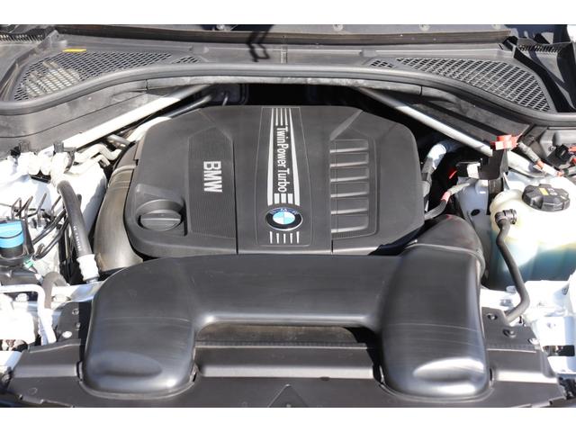 Ｘ５ リミテッドホワイト　２年間保証付　限定車　電動サンルーフ　黒革シート　シートヒーター　ハーマンカードン　ソフトクローズ　純正ＨＤＤナビ　地デジＴＶ　サラウンドビュー　純正２０インチＡＷ　パワーバックドア　ＡＣＣ　ＥＴＣ（79枚目）
