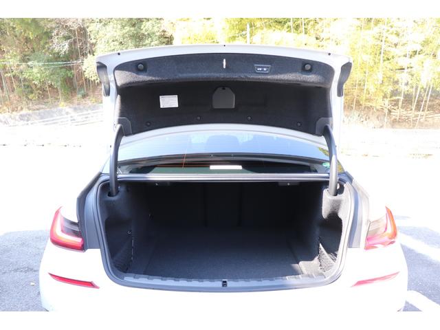 ３シリーズ ３２０ｄ　ｘＤｒｉｖｅ　Ｍスポーツ　２年間保証付　黒革シート　前席シートヒーター　ランバーサポート　純正ＨＤＤナビ　全方位カメラ　オートトランク　Ｈｉｆｉスピーカー　アダプティブＬＥＤヘッドライト　ワイヤレス充電　ミラー型ＥＴＣ　ＡＣＣ（62枚目）