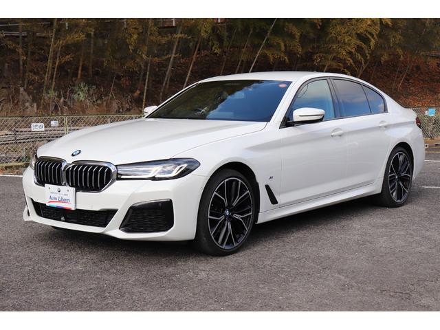 ５シリーズ ５２３ｄｘＤｒｉｖｅＭスポーツ４０ｔｈアニバサリＥＤ　２年間保証付　限定車　黒革シート　前席シートヒーター　純正ＨＤＤナビ　全方位カメラ　地デジＴＶ　アダプティブＬＥＤヘッドライト　オートトランク　アダプティブサスペンション　ワイヤレス充電　ＨＵＤ（5枚目）