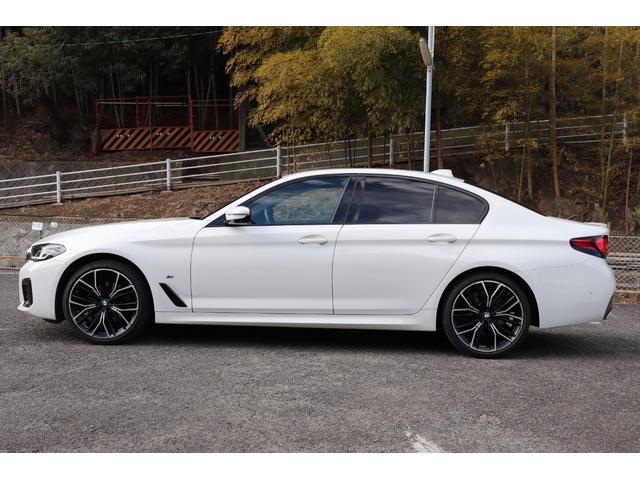 ５シリーズ ５２３ｄｘＤｒｉｖｅＭスポーツ４０ｔｈアニバサリＥＤ　２年間保証付　限定車　黒革シート　前席シートヒーター　純正ＨＤＤナビ　全方位カメラ　地デジＴＶ　アダプティブＬＥＤヘッドライト　オートトランク　アダプティブサスペンション　ワイヤレス充電　ＨＵＤ（6枚目）