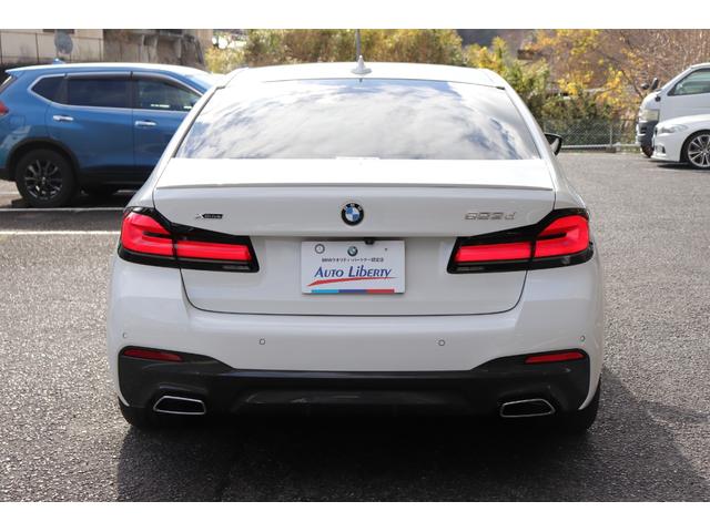 ５シリーズ ５２３ｄｘＤｒｉｖｅＭスポーツ４０ｔｈアニバサリＥＤ　２年間保証付　限定車　黒革シート　前席シートヒーター　純正ＨＤＤナビ　全方位カメラ　地デジＴＶ　アダプティブＬＥＤヘッドライト　オートトランク　アダプティブサスペンション　ワイヤレス充電　ＨＵＤ（8枚目）