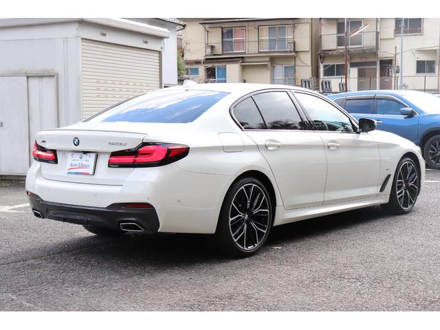 ５シリーズ ５２３ｄｘＤｒｉｖｅＭスポーツ４０ｔｈアニバサリＥＤ　２年間保証付　限定車　黒革シート　前席シートヒーター　純正ＨＤＤナビ　全方位カメラ　地デジＴＶ　アダプティブＬＥＤヘッドライト　オートトランク　アダプティブサスペンション　ワイヤレス充電　ＨＵＤ（9枚目）