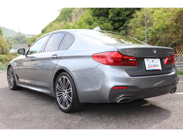 ５３０ｉ　Ｍスポーツ　２年長期保証付　　純正ＨＤＤナビ　ディスプレイキー　　黒革シート　前後シートヒーター　ワイヤレス充電　Ｈａｒｍａｎ／Ｋａｒｄｏｎサウンド　地デジＴＶ　ヘッドアップディスプレイ　ジェスチャーコントロール(7枚目)