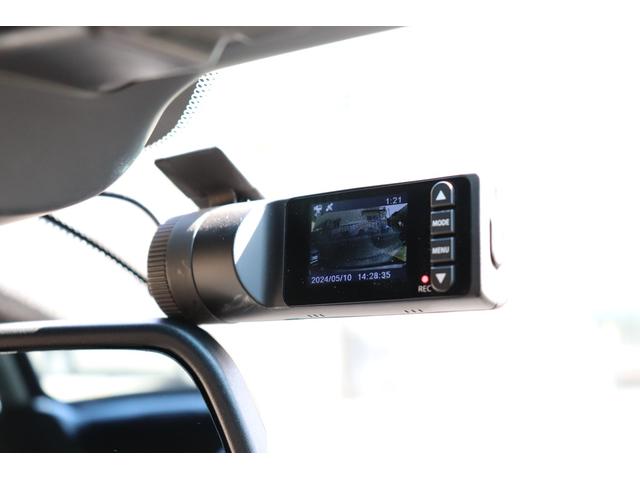 リミテッドエディション　２年間長期保証付　特別仕様車　革シート　シートヒーター　地デジＴＶ　１８インチアルミ　バックカメラ　ＨＩＤヘッドライト　ＥＴＣ　ドライブレコーダー　レーダー(45枚目)
