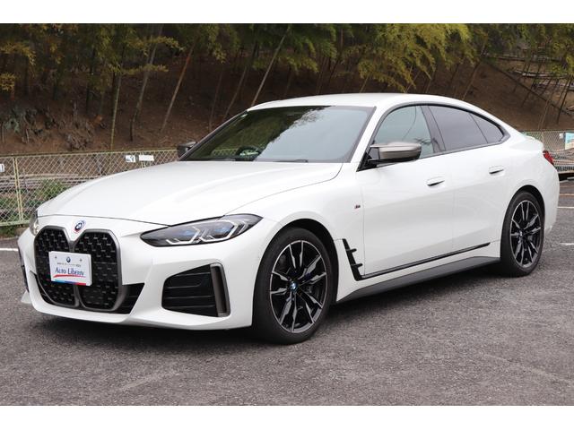 ４シリーズ Ｍ４４０ｉ　ｘＤｒｉｖｅグランクーペ　２年間保証付　カーブドディスプレイ　黒革シート　シートヒーター　アダプティブＭサスペンション　フルセグＴＶ　Ｈａｒｍａｎ／Ｋａｒｄｏｎ　レーザーライト　全方位カメラ　ワイヤレス充電　ＡＣＣ　ＨＵＤ（5枚目）