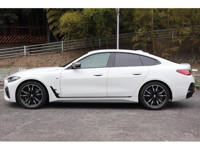 ４シリーズ Ｍ４４０ｉ　ｘＤｒｉｖｅグランクーペ　２年間保証付　カーブドディスプレイ　黒革シート　シートヒーター　アダプティブＭサスペンション　フルセグＴＶ　Ｈａｒｍａｎ／Ｋａｒｄｏｎ　レーザーライト　全方位カメラ　ワイヤレス充電　ＡＣＣ　ＨＵＤ（6枚目）