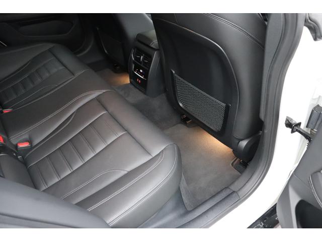 ４シリーズ Ｍ４４０ｉ　ｘＤｒｉｖｅグランクーペ　２年間保証付　カーブドディスプレイ　黒革シート　シートヒーター　アダプティブＭサスペンション　フルセグＴＶ　Ｈａｒｍａｎ／Ｋａｒｄｏｎ　レーザーライト　全方位カメラ　ワイヤレス充電　ＡＣＣ　ＨＵＤ（27枚目）