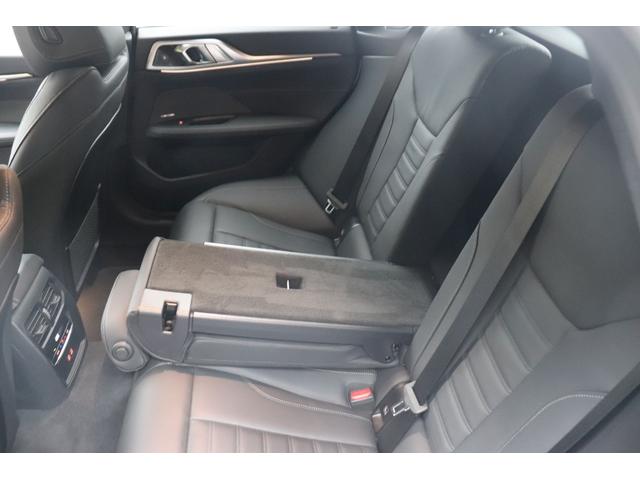 ４シリーズ Ｍ４４０ｉ　ｘＤｒｉｖｅグランクーペ　２年間保証付　カーブドディスプレイ　黒革シート　シートヒーター　アダプティブＭサスペンション　フルセグＴＶ　Ｈａｒｍａｎ／Ｋａｒｄｏｎ　レーザーライト　全方位カメラ　ワイヤレス充電　ＡＣＣ　ＨＵＤ（65枚目）