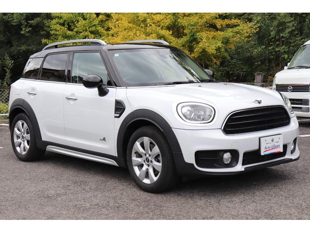ＭＩＮＩ クーパーＤ　クロスオーバー　オール４　２年間保証付　ワンオーナー　ペッパーＰＫＧ　ＬＥＤヘッドライト　前席シートヒーター　純正ＨＤＤナビ　バックカメラ　リアＰＤＣ　ＡＣＣ　パワーバックドア　ミラー型ＥＴＣ　コンフォートアクセス　ドラレコ（5枚目）