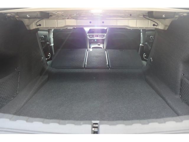 トランクスルー可能