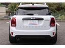 ＭＩＮＩ クーパーＤ　クロスオーバー　オール４　２年間保証付　ワンオーナー　ペッパーＰＫＧ　ＬＥＤヘッドライト　前席シートヒーター　純正ＨＤＤナビ　バックカメラ　リアＰＤＣ　ＡＣＣ　パワーバックドア　ミラー型ＥＴＣ　コンフォートアクセス　ドラレコ（8枚目）