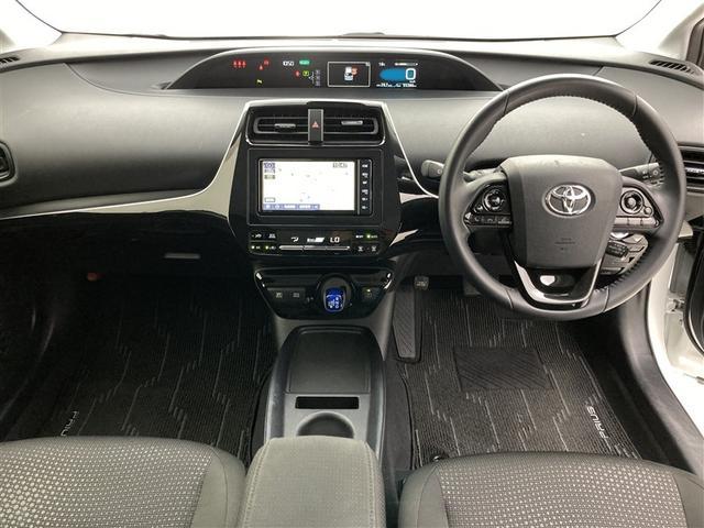 プリウス Ｓ　純正ナビ　バックモニター　ＥＴＣ　フルセグＴＶ　ＡＣ１００Ｖ電源　ＬＥＤヘッドライト　スマートキー　プッシュスタート　レーダークルーズコントロール　ブルートゥース　ＣＤ／ＤＶＤ再生　セーフティセンス（2枚目）