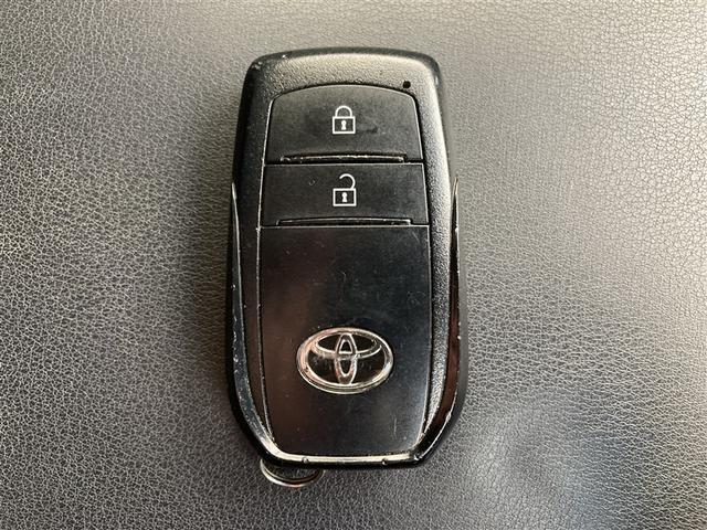 ハリアー Ｓ　８インチディスプレイオーディオ　バックモニター　レーダークルーズコントロール　パーキングサポートブレーキ　ロードサインアシスト　ＬＥＤヘッドライト　セーフティセンス　純正１７ＡＷ　ＥＴＣ（20枚目）