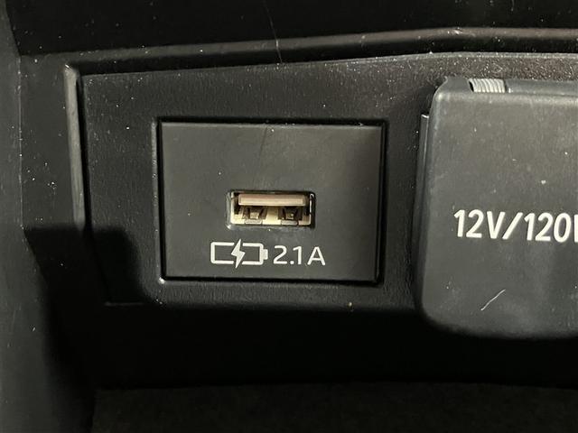 カローラツーリング ハイブリッド　ダブルバイビー　９インチディスプレイオーディオナビ　バックモニター　ＢＳＭ　シートヒーター　ステアリングヒーター　ＥＴＣ２．０　　ＬＥＤヘッドライト　　トヨタセーフティセンス　純正１７ＡＷ　ブルートゥース接続（17枚目）