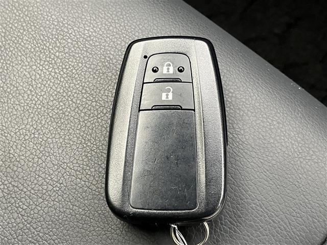 カローラツーリング ハイブリッド　ダブルバイビー　９インチディスプレイオーディオナビ　バックモニター　ＢＳＭ　シートヒーター　ステアリングヒーター　ＥＴＣ２．０　　ＬＥＤヘッドライト　　トヨタセーフティセンス　純正１７ＡＷ　ブルートゥース接続（23枚目）