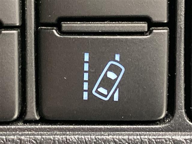 カローラフィールダー ハイブリッド　社外ナビ　バックモニター　ＥＴＣ　ナノイーエアコン　電動格納ミラー　レーンキープアシスト　ＣＤ・ＤＶＤ再生　ブルートゥース　ＥＴＣ　トヨタセーフティセンス　キーレスエントリー　アイドリングストップ（18枚目）