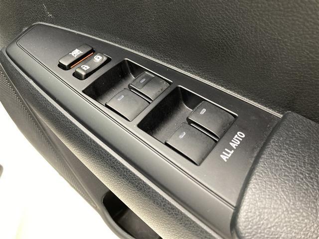 カローラフィールダー ハイブリッド　社外ナビ　バックモニター　ＥＴＣ　ナノイーエアコン　電動格納ミラー　レーンキープアシスト　ＣＤ・ＤＶＤ再生　ブルートゥース　ＥＴＣ　トヨタセーフティセンス　キーレスエントリー　アイドリングストップ（21枚目）