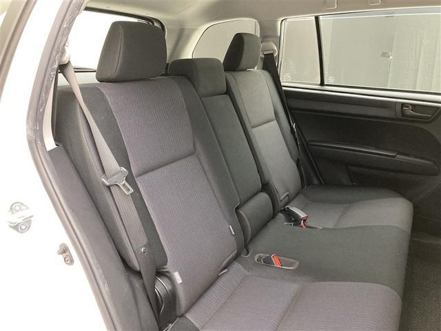 カローラフィールダー ハイブリッド　社外ナビ　バックモニター　ＥＴＣ　ナノイーエアコン　電動格納ミラー　レーンキープアシスト　ＣＤ・ＤＶＤ再生　ブルートゥース　ＥＴＣ　トヨタセーフティセンス　キーレスエントリー　アイドリングストップ（23枚目）