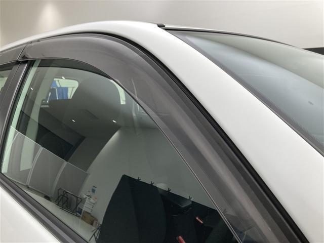 カローラフィールダー ハイブリッド　社外ナビ　バックモニター　ＥＴＣ　ナノイーエアコン　電動格納ミラー　レーンキープアシスト　ＣＤ・ＤＶＤ再生　ブルートゥース　ＥＴＣ　トヨタセーフティセンス　キーレスエントリー　アイドリングストップ（26枚目）