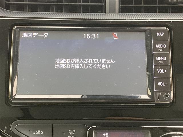 アクア Ｓビジネスパッケージ　純正ナビ　バックモニター　ＥＴＣ　スマートキー　プッシュスタート　セーフティセンス　社外ドラレコ　アイドリングストップ　ＥＴＣ　電動格納ミラー　車線逸脱警報（6枚目）