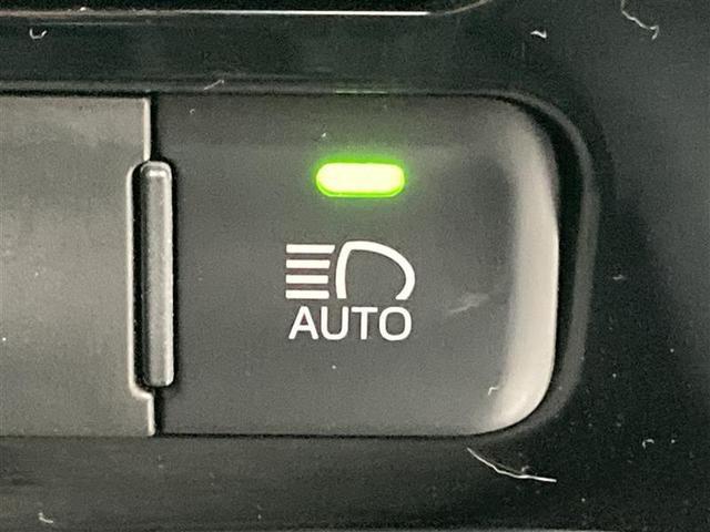 プリウス Ｓ　純正ナビ　ＥＴＣ　ＬＥＤヘッドライト　社外ドラレコ　　レーダークルコン　ブルートゥース　ワンセグ　オートエアコン　ＣＤ再生　純正１５ＡＷ　スマートキー　アイドリングストップ（20枚目）