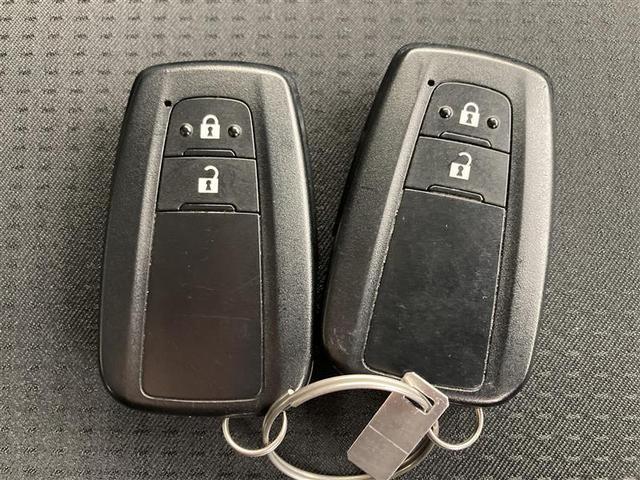 プリウス Ｓ　純正ナビ　ＥＴＣ　ＬＥＤヘッドライト　社外ドラレコ　　レーダークルコン　ブルートゥース　ワンセグ　オートエアコン　ＣＤ再生　純正１５ＡＷ　スマートキー　アイドリングストップ（23枚目）