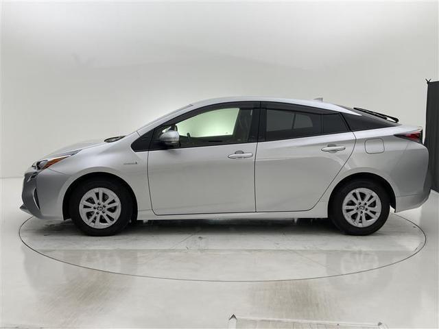 プリウス Ｓ　純正ナビ　ＥＴＣ　ＬＥＤヘッドライト　社外ドラレコ　　レーダークルコン　ブルートゥース　ワンセグ　オートエアコン　ＣＤ再生　純正１５ＡＷ　スマートキー　アイドリングストップ（34枚目）