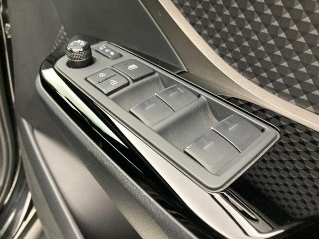 Ｃ－ＨＲ Ｇ　モード　ネロ　セーフティプラスＩＩＩ　８インチディスプレイオーディオ　全方位カメラ　ＢＳＭ　モデリスタフルエアロ　シートヒーター　ＥＴＣ　パーキングサポートブレーキ　ロードサインアシスト　セーフティセンス　純正ＡＷ１８インチ　スマートキー（15枚目）