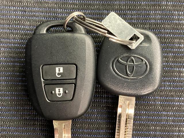 �h�A�̊J���A���肪�ו��ōǂ����Ă��鎞�̓L�[���X�ł̃J�M�̉�������ςł���ˁB�X�}�[�g�L�[�̓|�P�b�g��o�b�O�ɓ���Ă����΁A�m�u�ɐG�ꂽ�����Ń��b�N�̉������\�ł��B�ƂĂ��֗��ȋ@�\�ł�