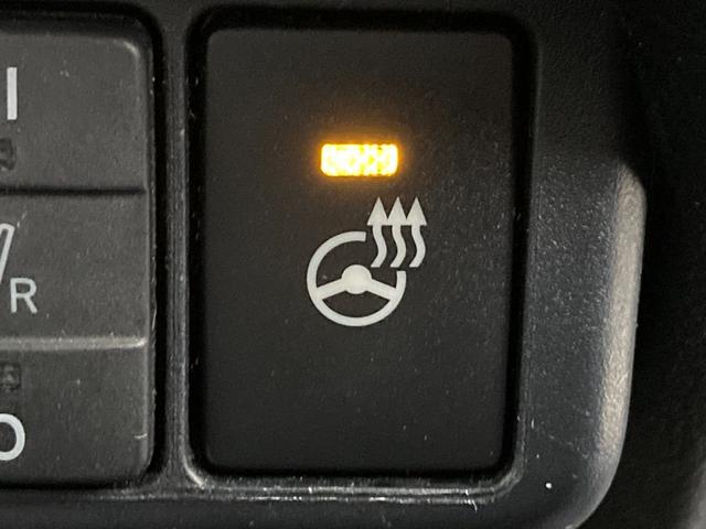 シエンタ Ｇ　クエロ　純正Ｔコネクトナビ　全方位カメラ　シートヒーター　ステアリングヒーター　両Ｐスライド　ＥＴＣ　フルセグＴＶ　ＬＥＤヘッドライト　スマートキー　プッシュスタート　ＣＤ／ＤＶＤ再生　トヨタセーフティセンス（20枚目）