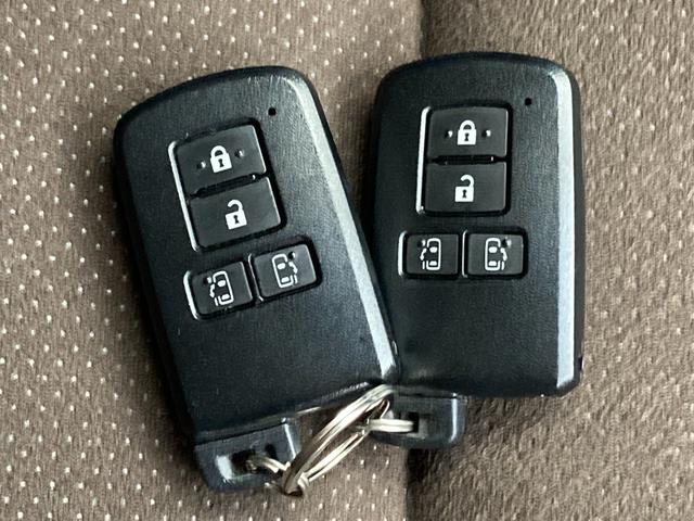 シエンタ Ｇ　クエロ　純正Ｔコネクトナビ　全方位カメラ　シートヒーター　ステアリングヒーター　両Ｐスライド　ＥＴＣ　フルセグＴＶ　ＬＥＤヘッドライト　スマートキー　プッシュスタート　ＣＤ／ＤＶＤ再生　トヨタセーフティセンス（23枚目）