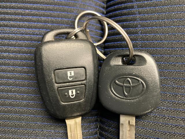 アクア S 純正ナビ 社外ドラレコ ETC ステアリングヒーター セーフティセンス CD再生 オートエアコン キーレスエントリー アイドリングストップ ワンセグTV(20枚目)