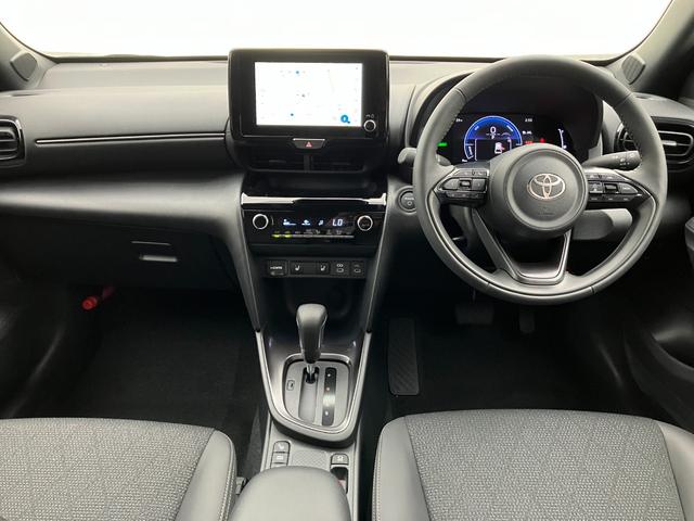 ヤリスクロス ハイブリッドＺ　雹害　８インチディスプレイオーディオ　全方位カメラ　ＢＳＭ　ＥＴＣ２．０　フルセグＴＶ　ＬＥＤヘッドライト　シートヒーター　ステアリングヒーター　ＨＤＭＩ端子　セーフティセンス　ナノイーＸエアコン（2枚目）