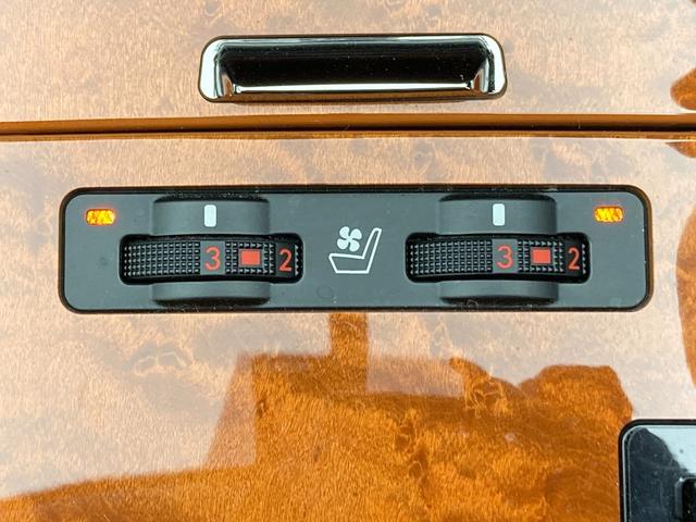 ＩＳ ＩＳ２５０　バージョンＬ　純正ナビ　ＣＤ／ＤＶＤ再生　バックモニター　クルーズコントロール　ＥＴＣ　パドルシフト　ＨＩＤヘッドライト　オートエアコン　パワーシート　本革シート　ＡＵＸ接続　シートヒーター／ベンチレーション（11枚目）