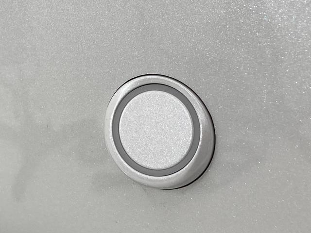 ハリアーハイブリッド Ｚ　レザーパッケージ　雹害　１２．３インチディスプレイオーディオ　フルセグＴＶ　全方位カメラ　ＢＳＭ　シートヒーター／ベンチレーション　ＥＴＣ２．０　ＪＢＬサウンド　ステアリングヒーター　デジタルインナーミラー（39枚目）