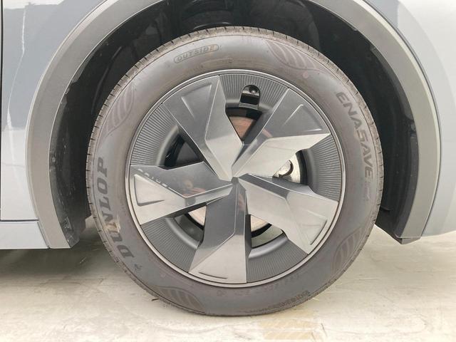 �����P�V�C���`�A���~�𑕔����āA�����ڂ��ǍD�ł��B�N���}�͂���ς�O������؂ɂ������ł���ˁB�����A���~�͍��������x�ŁA�N���}�Ƀ}�b�`���܂��B