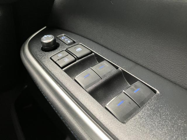 ヴォクシー ハイブリッドＳ－Ｚ　雹害　１０．５インチディスプレイオーディオ　フルセグＴＶ　全方位カメラ　ＢＳＭ　モデリスタフルエアロ　後席モニター　オットマン　シートヒーター　ＣＤ／ＤＶＤ再生　ステアリングヒーター　７人乗り（21枚目）
