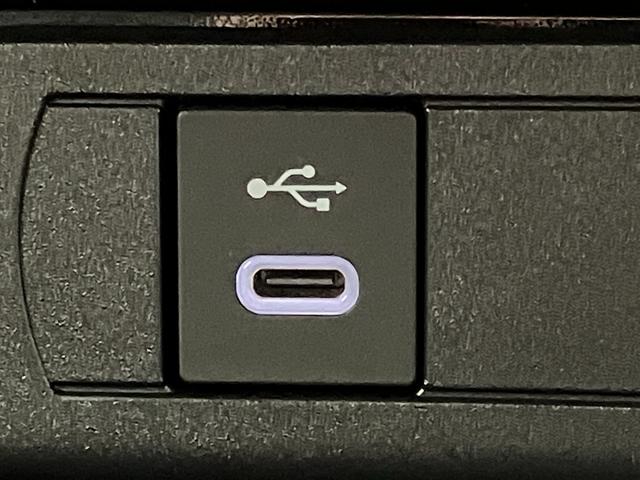 プリウス Ｇ　雹害　８インチディスプレイオーディオ　バックモニター　ＢＳＭ　シートヒーター　Ａｃ１００Ｖ電源　ＥＴＣ２．０　フルセグＴＶ　ウインドシールドデアイサー　ＬＥＤヘッドライト　スマートキー（19枚目）