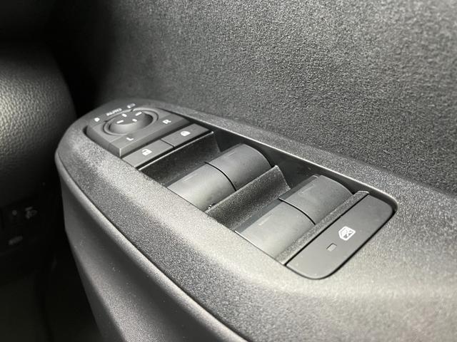 �������A�p���[�E�B���h�E���t���Ă��܂��􃏃��^�b�`�ő��̊J���\�ł��B