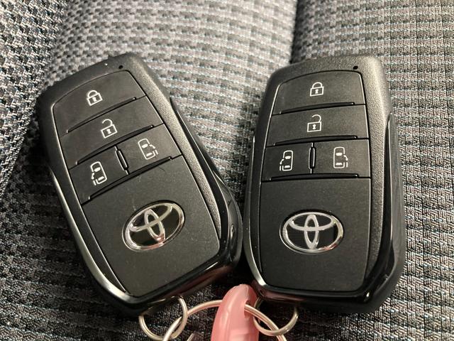 ノア ハイブリッドＸ　雹害　両Ｐスラ　レーダークルーズコントロール　７人乗り　ロードサインアシスト　ＬＥＤヘッドライト　スマートキー　セーフティセンス　オートエアコン　アイドリングストップ（14枚目）