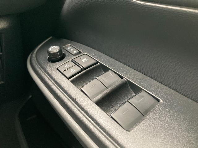 ノア ハイブリッドＸ　雹害　両Ｐスラ　レーダークルーズコントロール　７人乗り　ロードサインアシスト　ＬＥＤヘッドライト　スマートキー　セーフティセンス　オートエアコン　アイドリングストップ（15枚目）